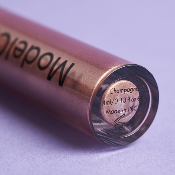 ModelCo Liquid Metal Eyeshadow in Champagne - Picture 6 of 7